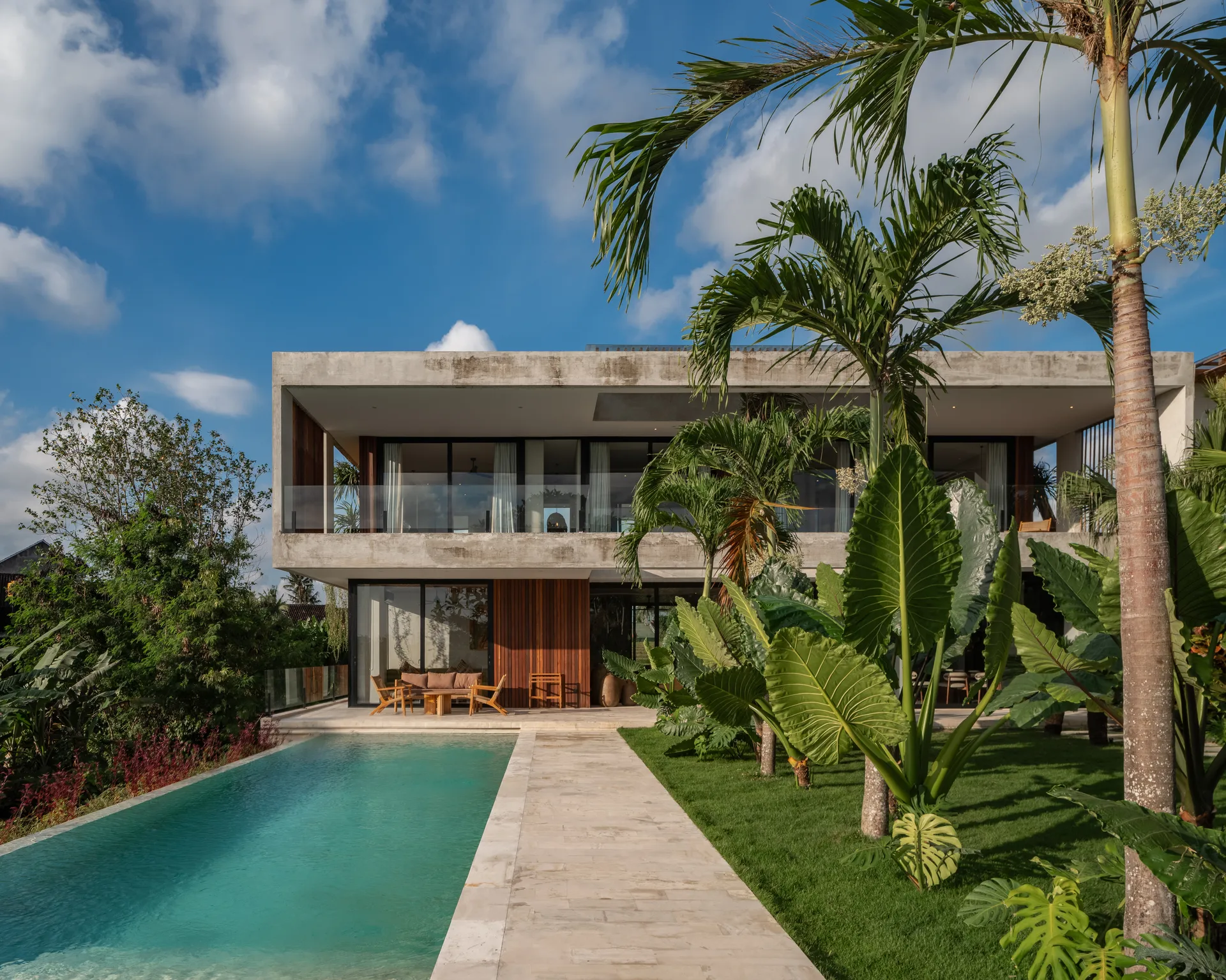 Villa Famara Bali Pererenan, Spacious Luxury 4-Bedrooms Villa with Ricefields View